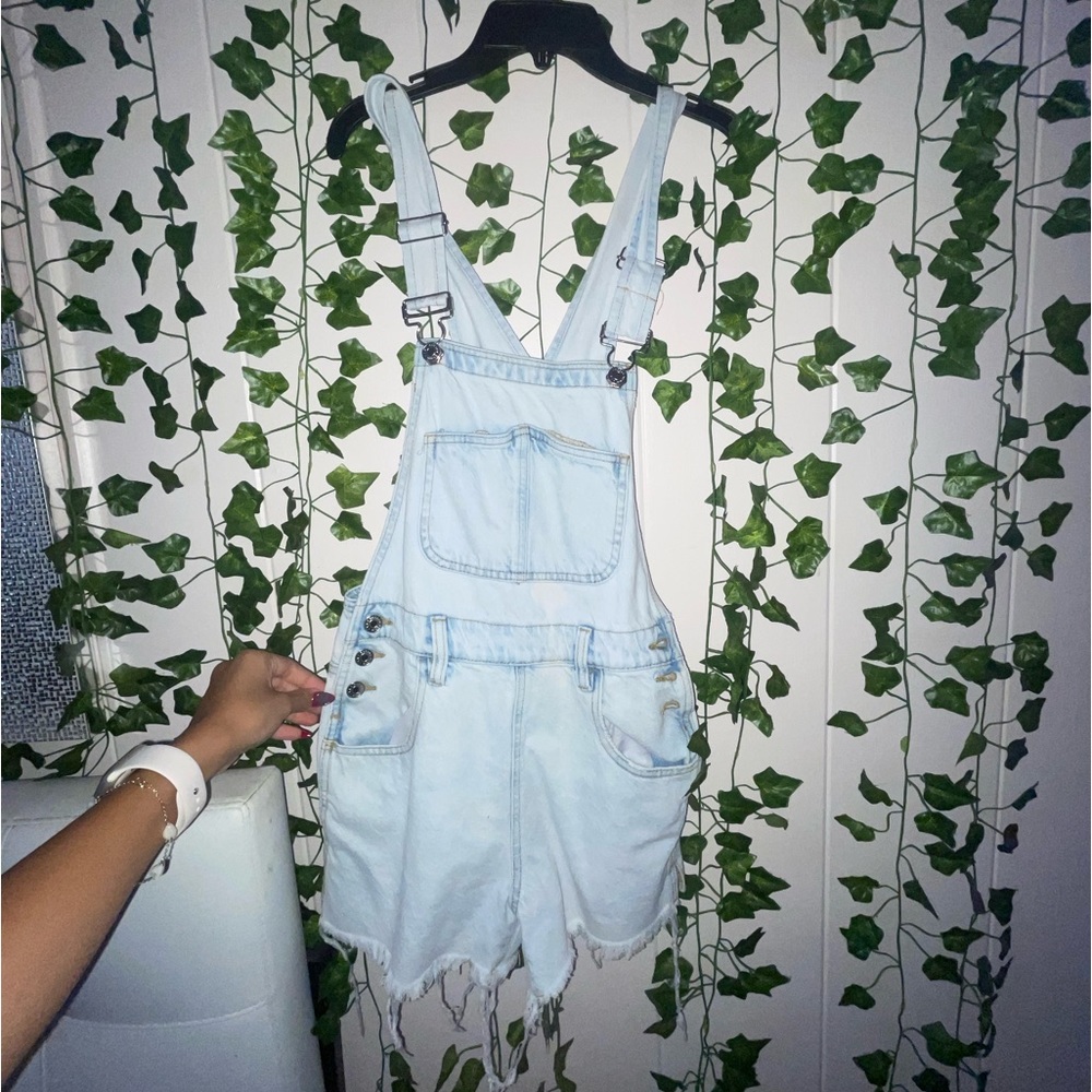 SOLD ON DEPOP!